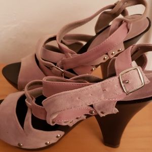Ladies shoes